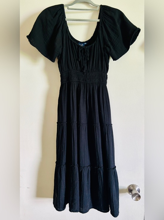 GAP Dresses & Skirts - GAP Women’s Crinkle Gauz Tiered Midi Dress Black